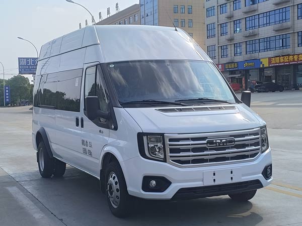 程力威牌CLW5040XYB6QT型运兵车