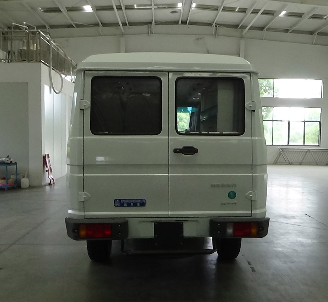 程力威牌CLW5050XYBCDP型运兵车