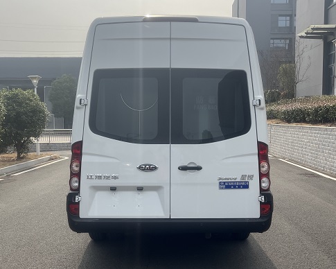 程力威牌CLW5040XYBAYF型运兵车