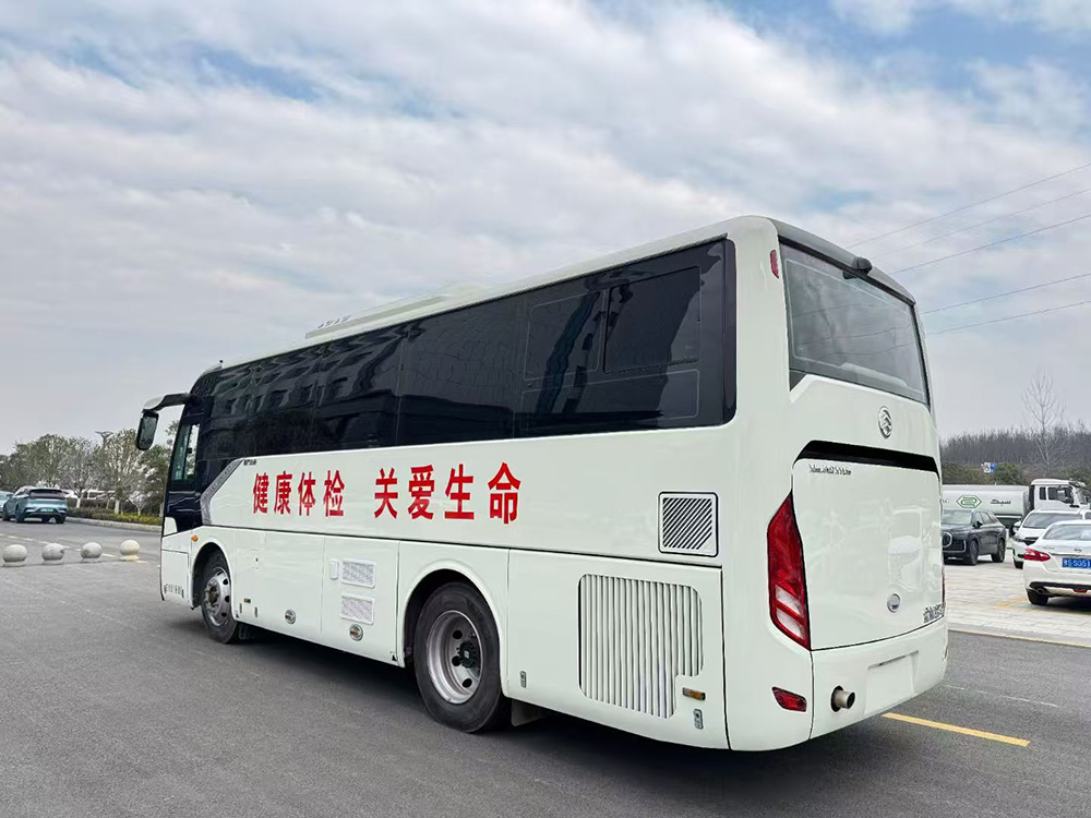 8.2米金旅体检车