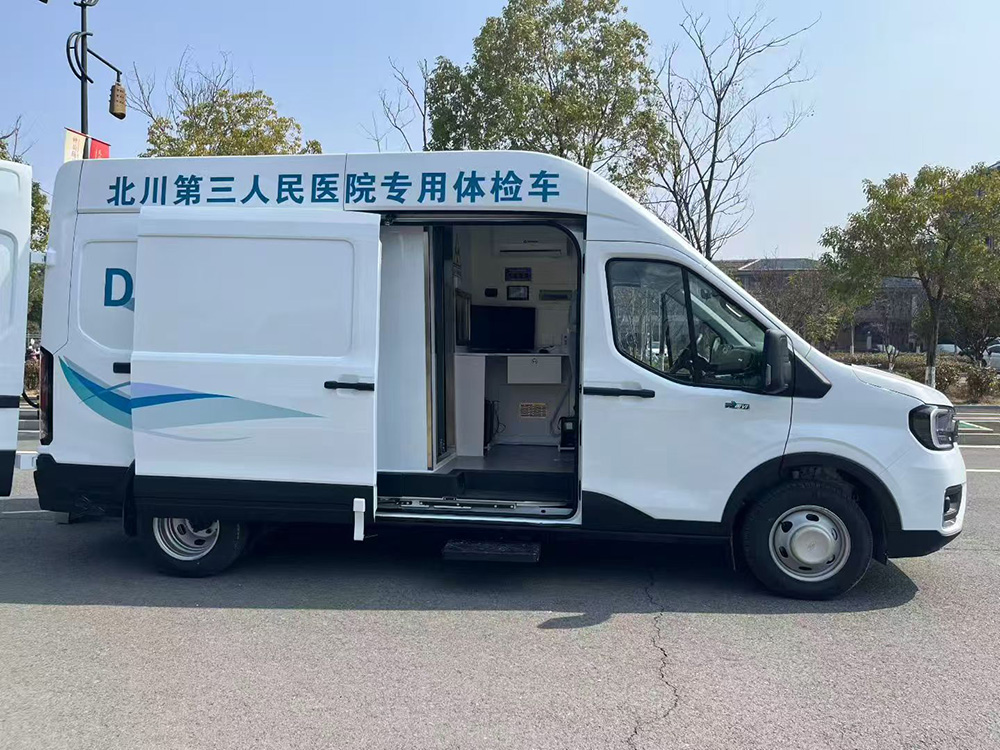 福特V363体检车