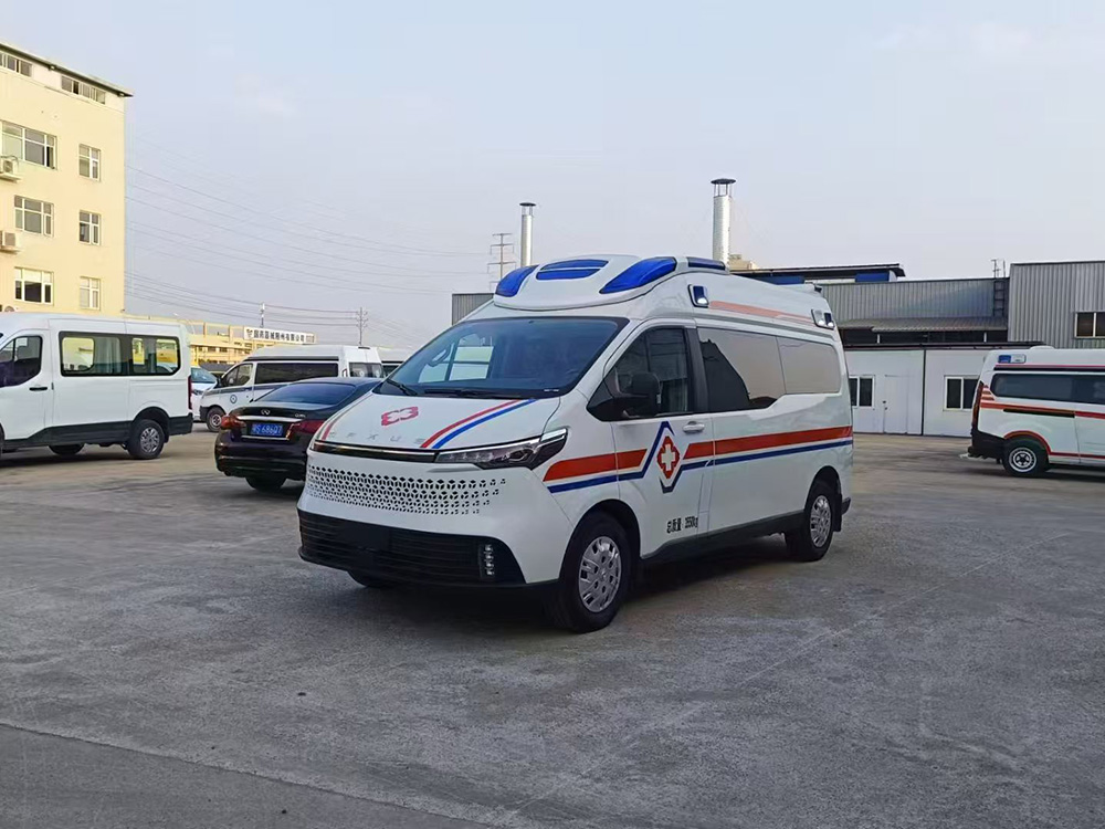 大通V70救护车（中轴中顶）