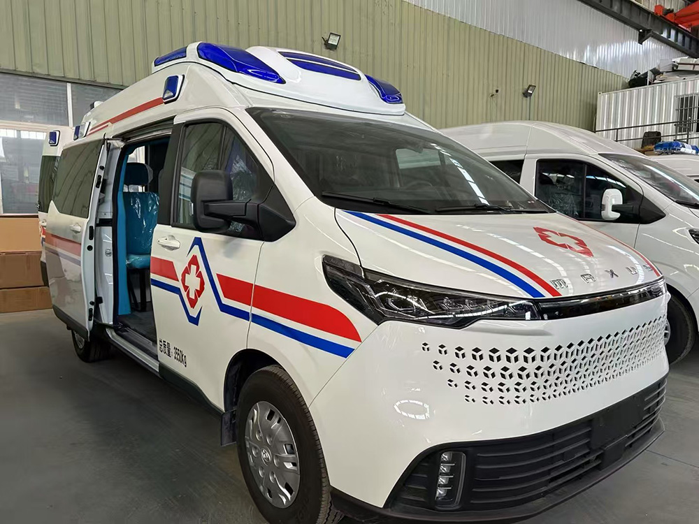 大通V70救护车（中轴中顶）