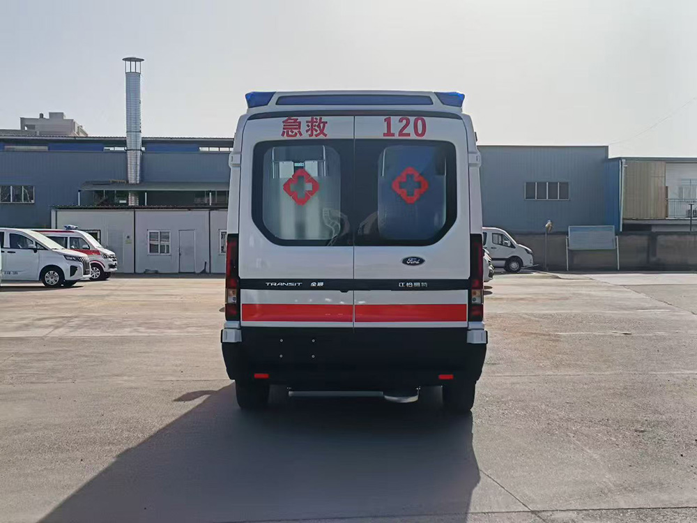 福特T8（中轴）救护车