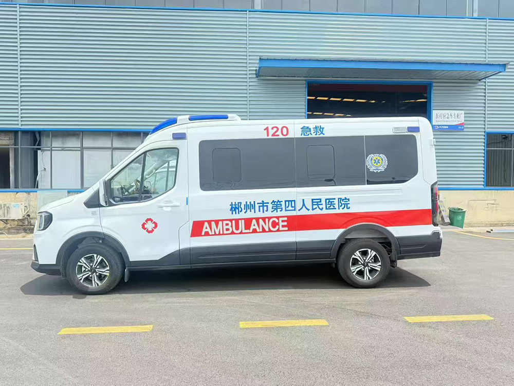 福特T8（中轴）救护车