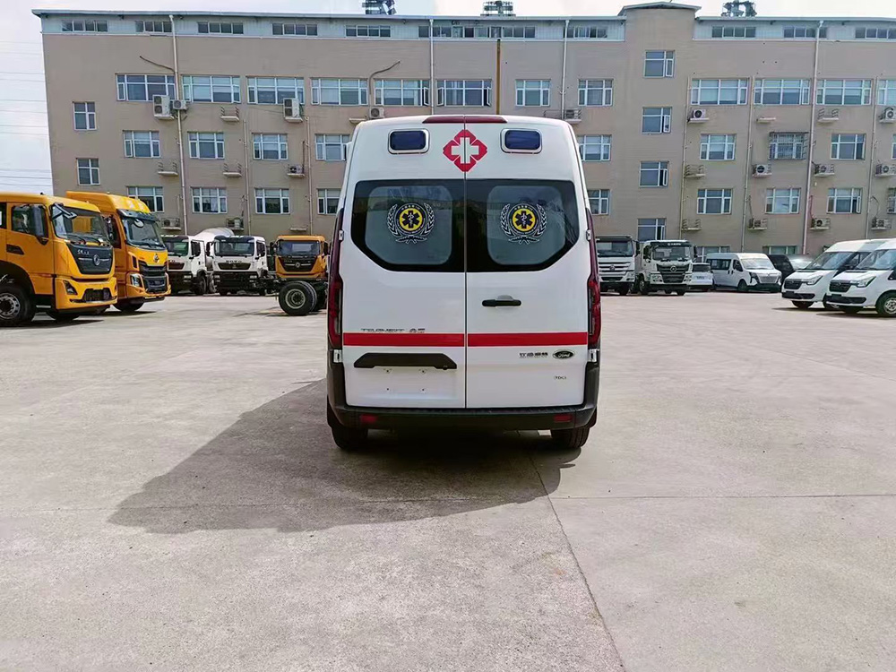 福特全顺T6救护车（中轴中顶）