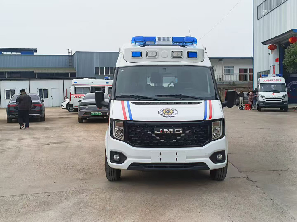 江铃福顺中轴救护车