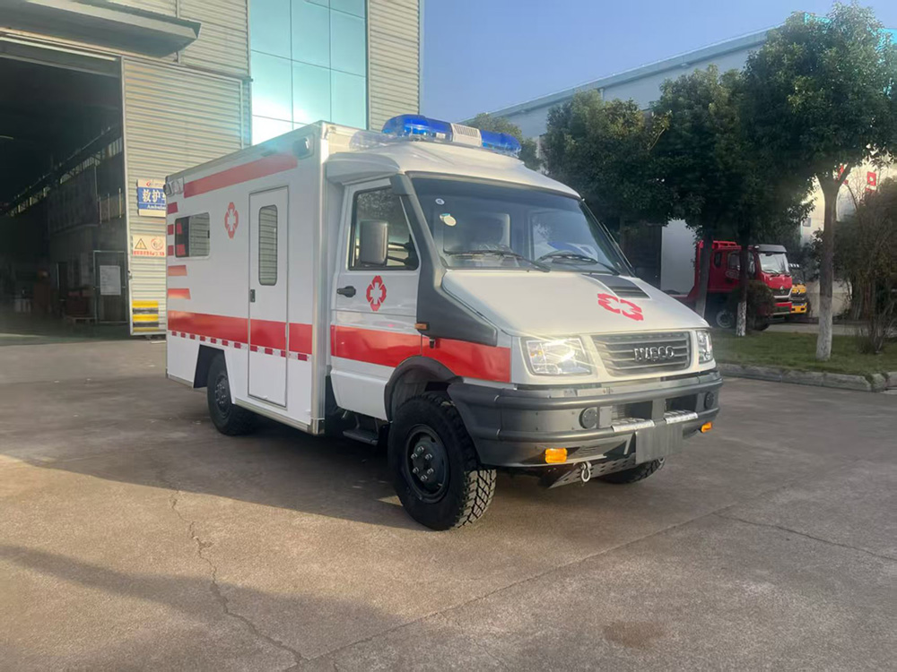 依维柯四驱越野救护车
