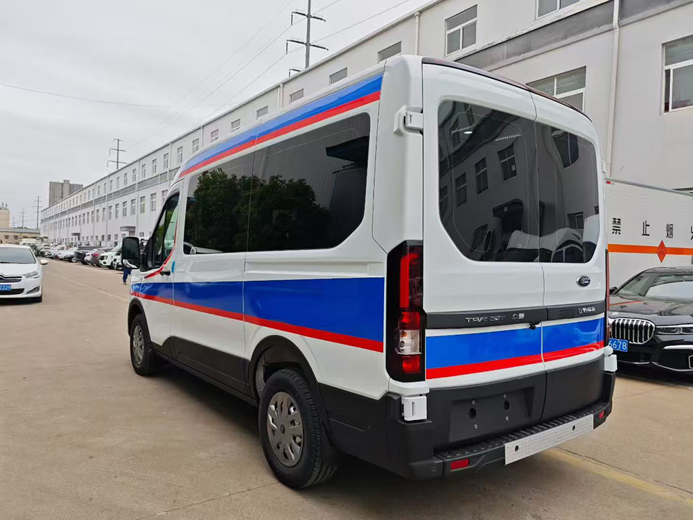 福特T8（中轴）伤残转运车